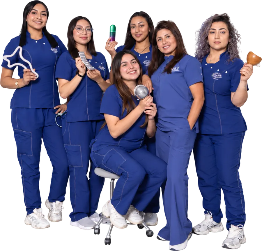 Estudiantes de CIFES en uniforme con aparatología estética